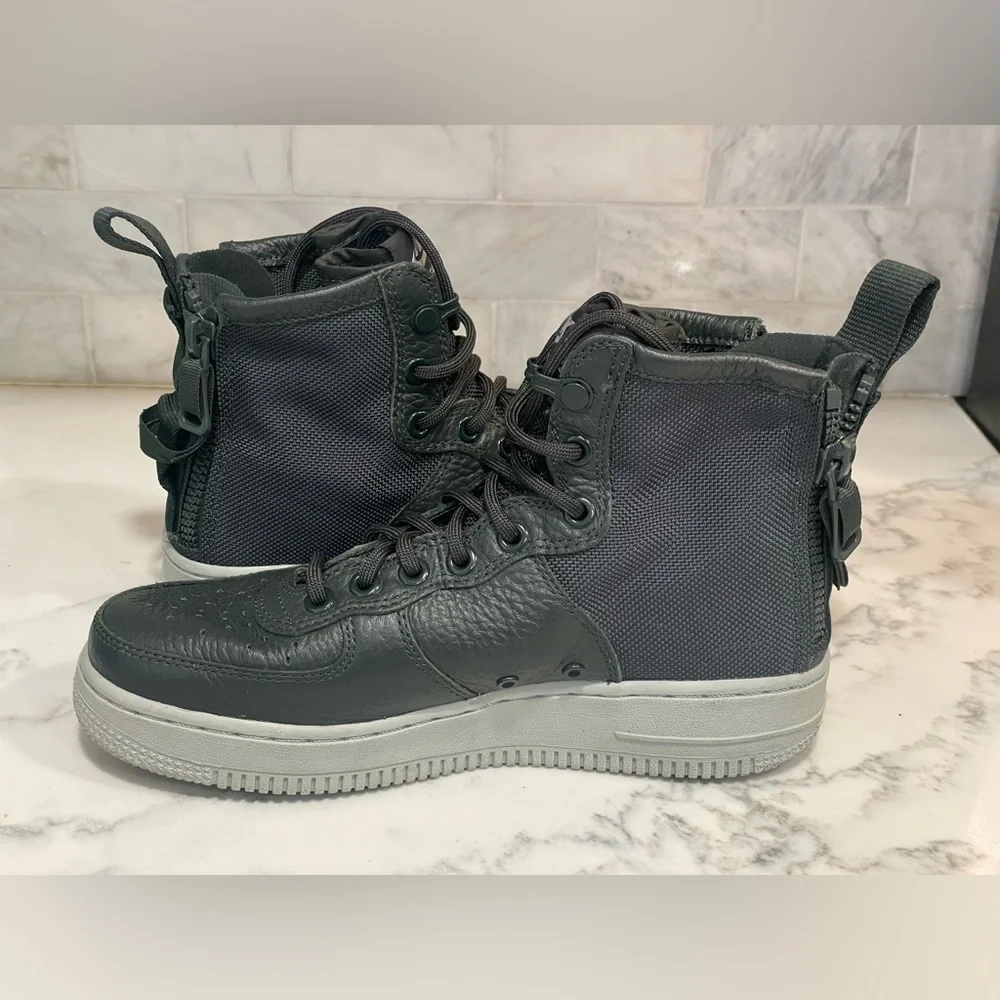 Nike SF af1 mid 1 women's special forces Air Force 1- Size‎ 6.5